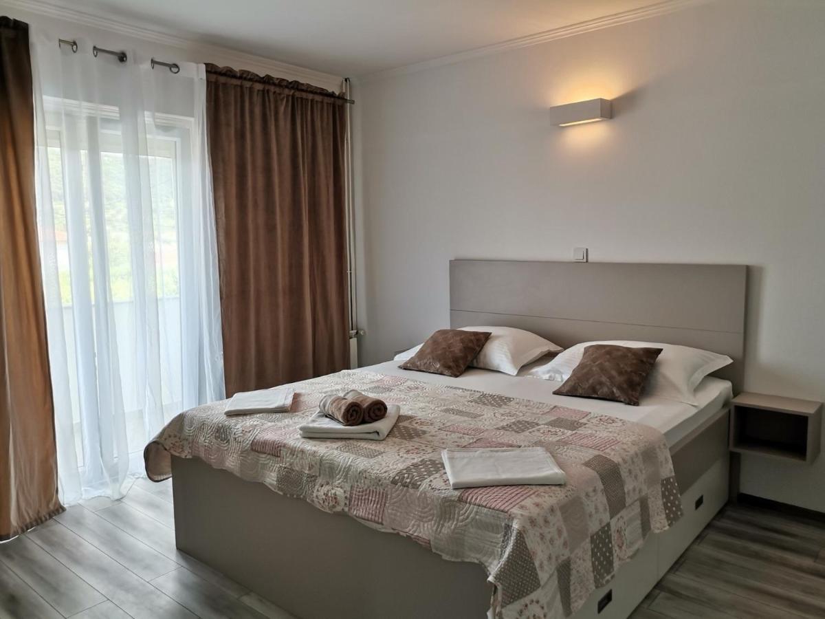 Family Friendly Apartments With A Swimming Pool Supetarska Draga - Donja, Rab - 2019 Exterior photo